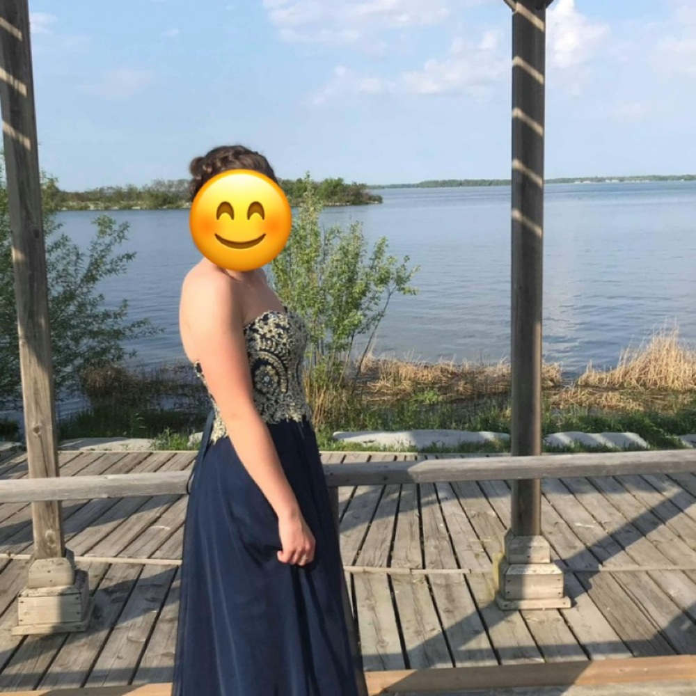 Prom dress - Picture 3 of 4